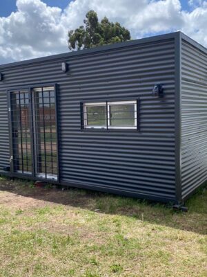 1d53bc27-e1d7-4182-b568-726efe188272 Monoambiente prefab en Uruguay