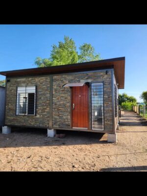 Casa en dos módulos exterior Exterior de una casa prefabircada en Uruguay
